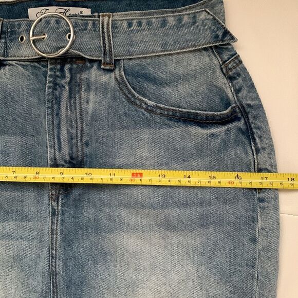 Free Heart Denim Skirt. Size Small - Picture 6 of 7